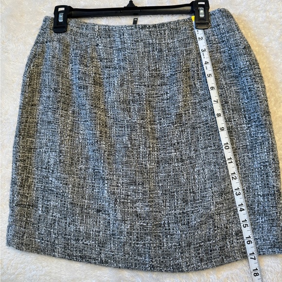 Banana republic tweed mini skirt front zip size 4P. Preppy business casual 90’s - Picture 4 of 5